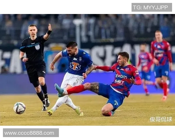 休斯顿队与明尼苏达队的激烈对决展现足球魅力与团队精神